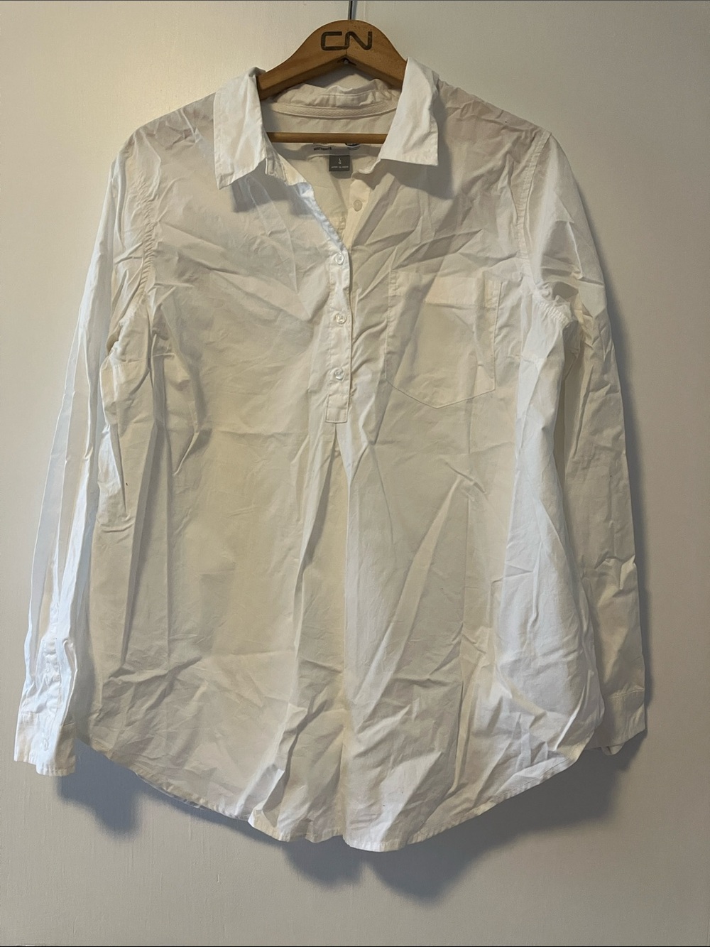Old Navy White Maternity Button-Up Shirt
